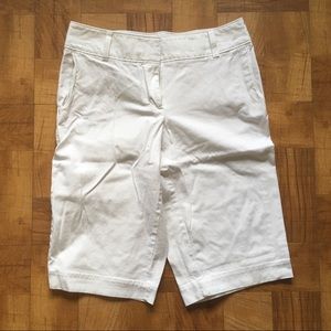 J. Jill Bermuda Shorts Stretch 8 below waist